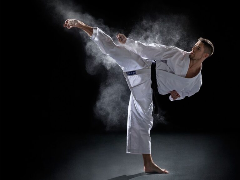 Cách tự học karate tại nhà hiệu quả cao