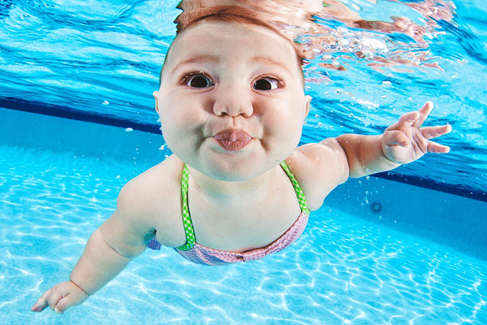 lớp dạy bơi cho bé