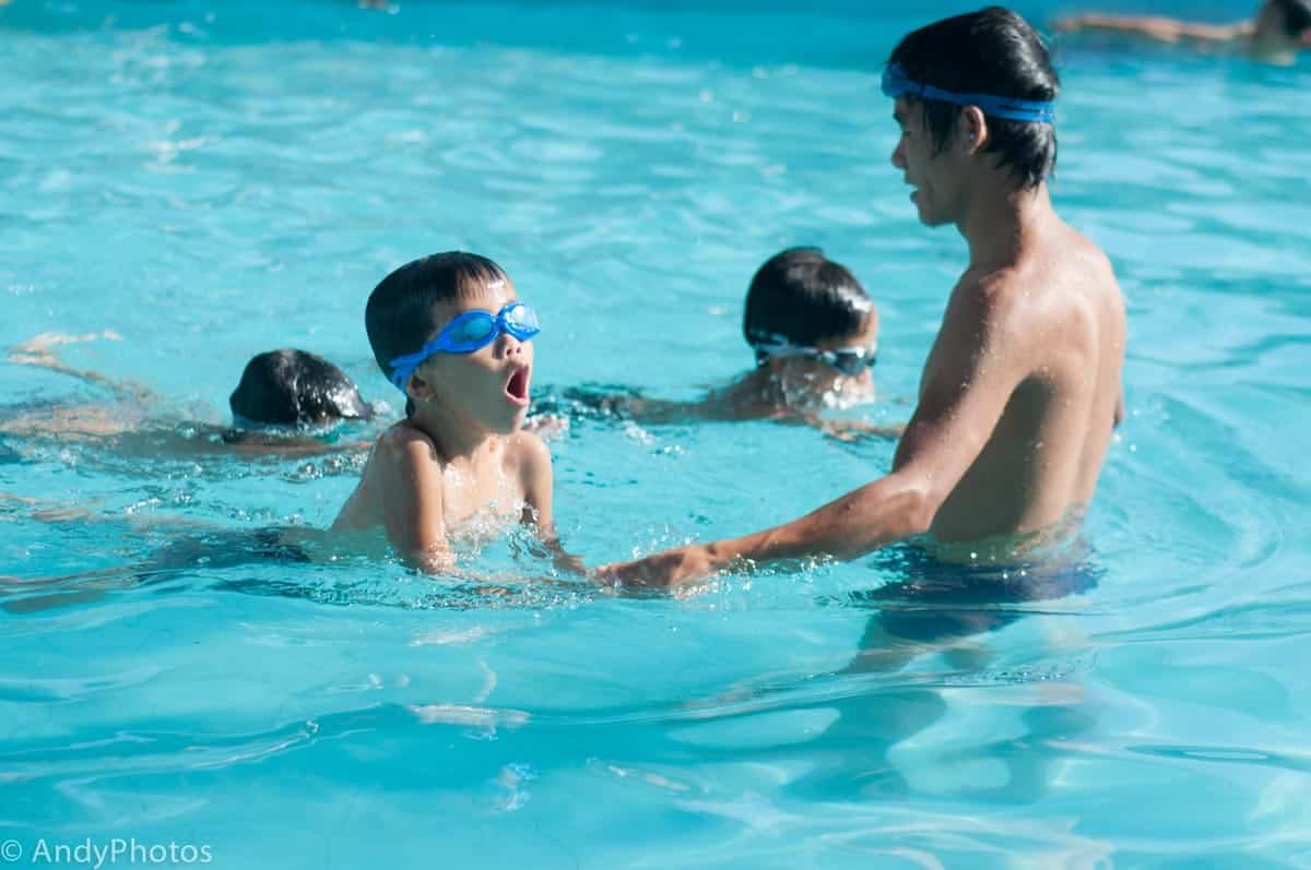 Kính bơi - dụng cụ cần thiết nhất trong bơi lội